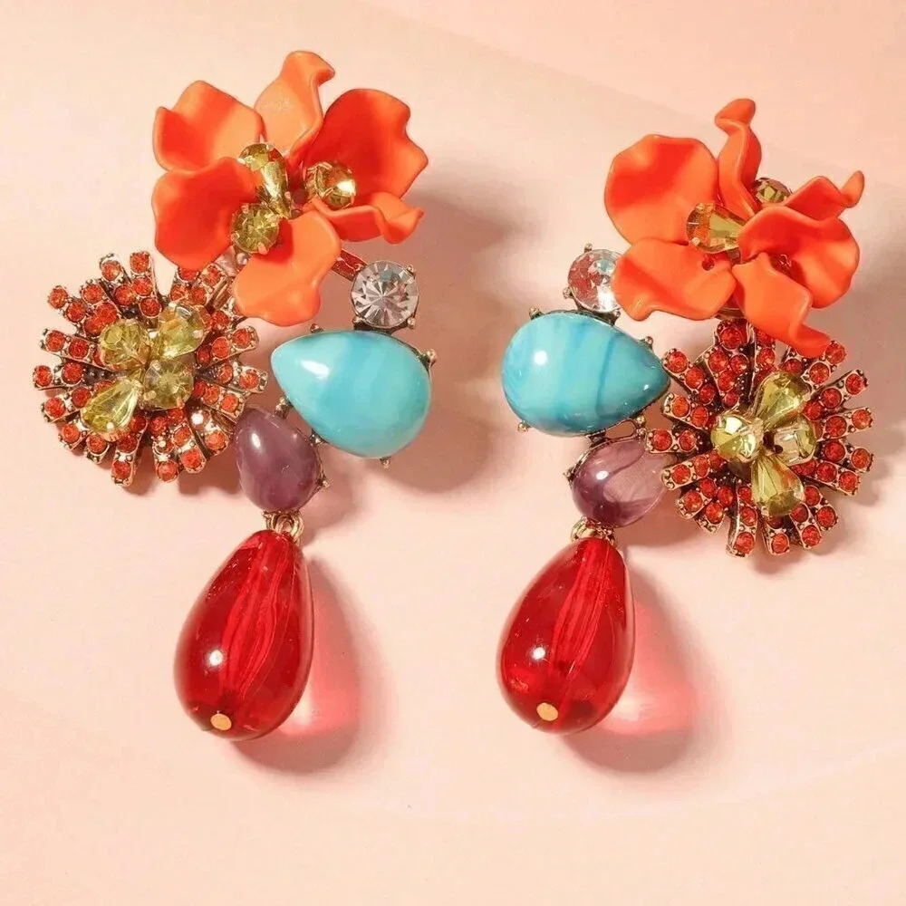 Preppy Women's Vintage Floral Crystal-Embellished Teardrop Earrings - Picture 2 of 8